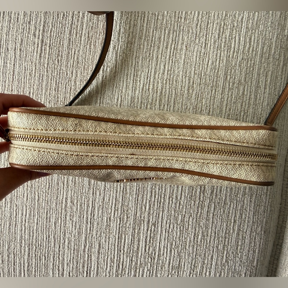 Michael Kors Signature Crossbody Bag - Picture 3 of 8